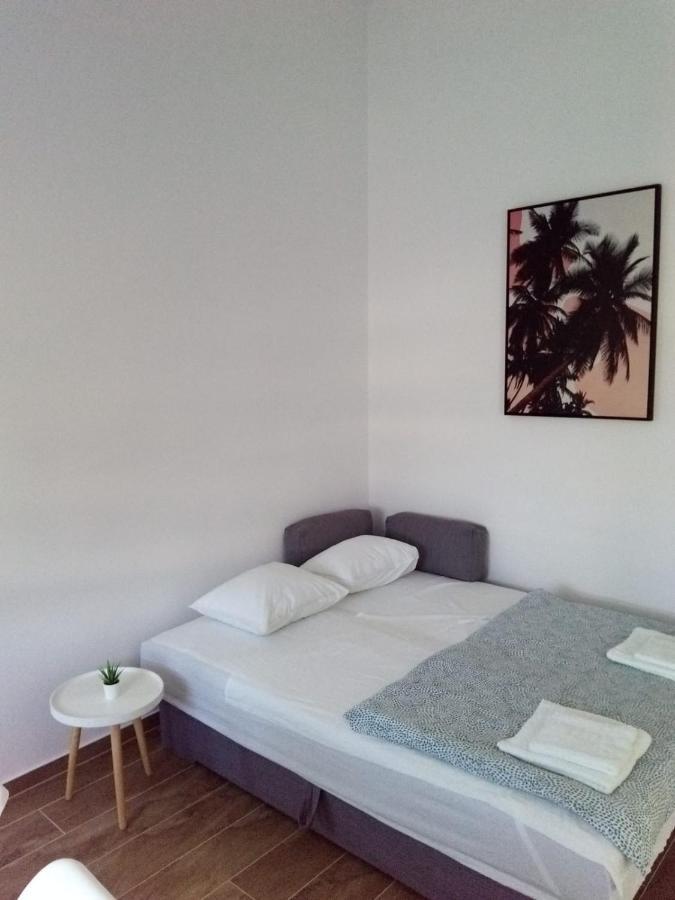 Apartmani Sol Vlasici Pag Town Esterno foto