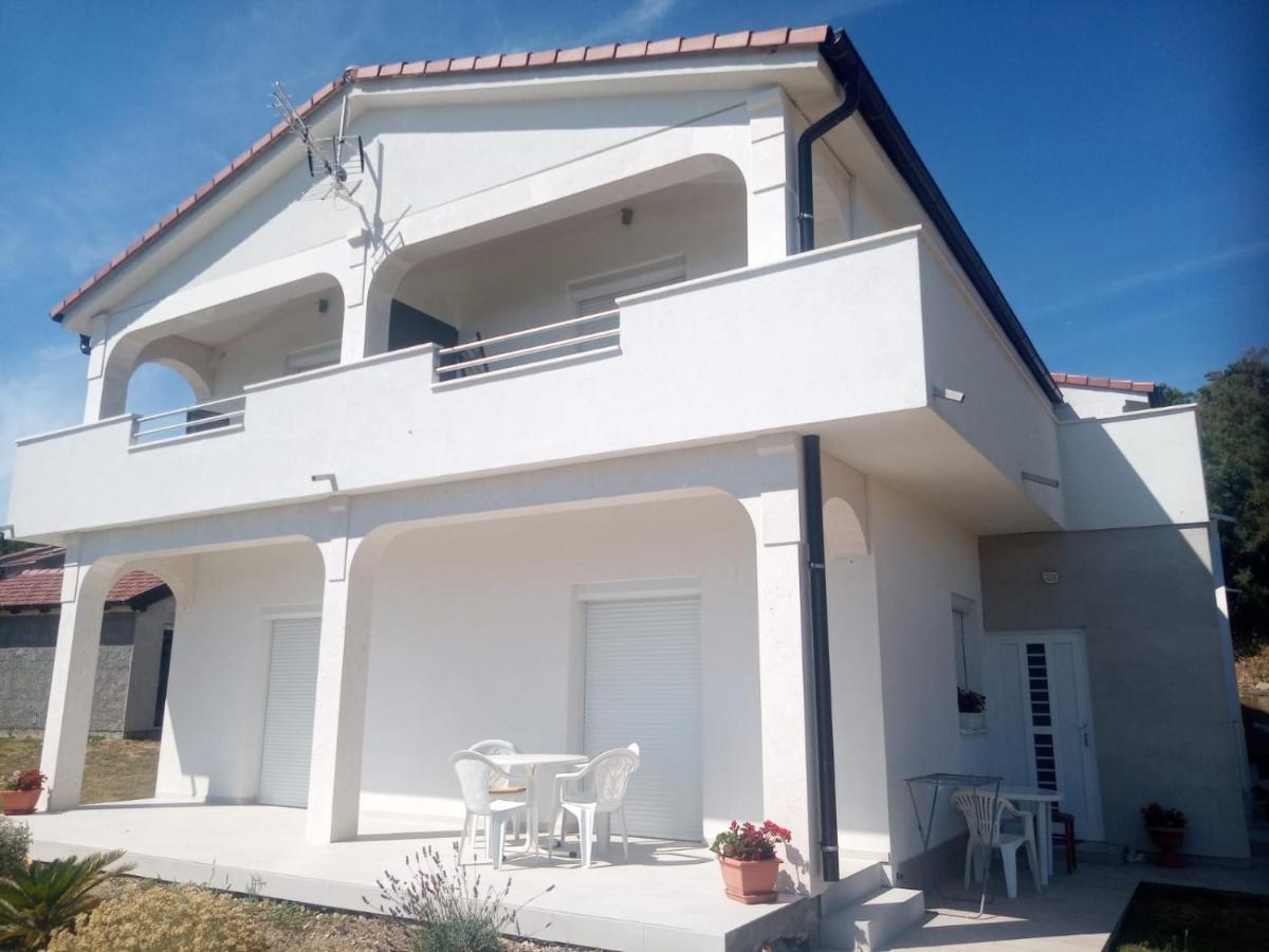 Apartmani Sol Vlasici Pag Town Esterno foto