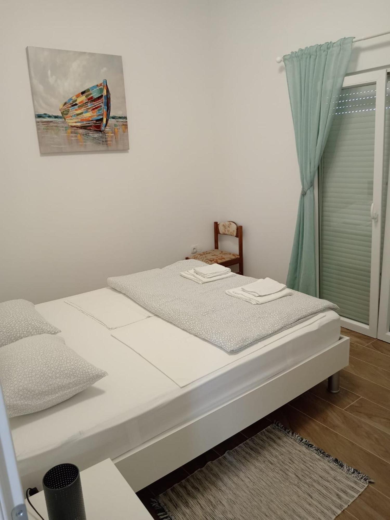 Apartmani Sol Vlasici Pag Town Esterno foto